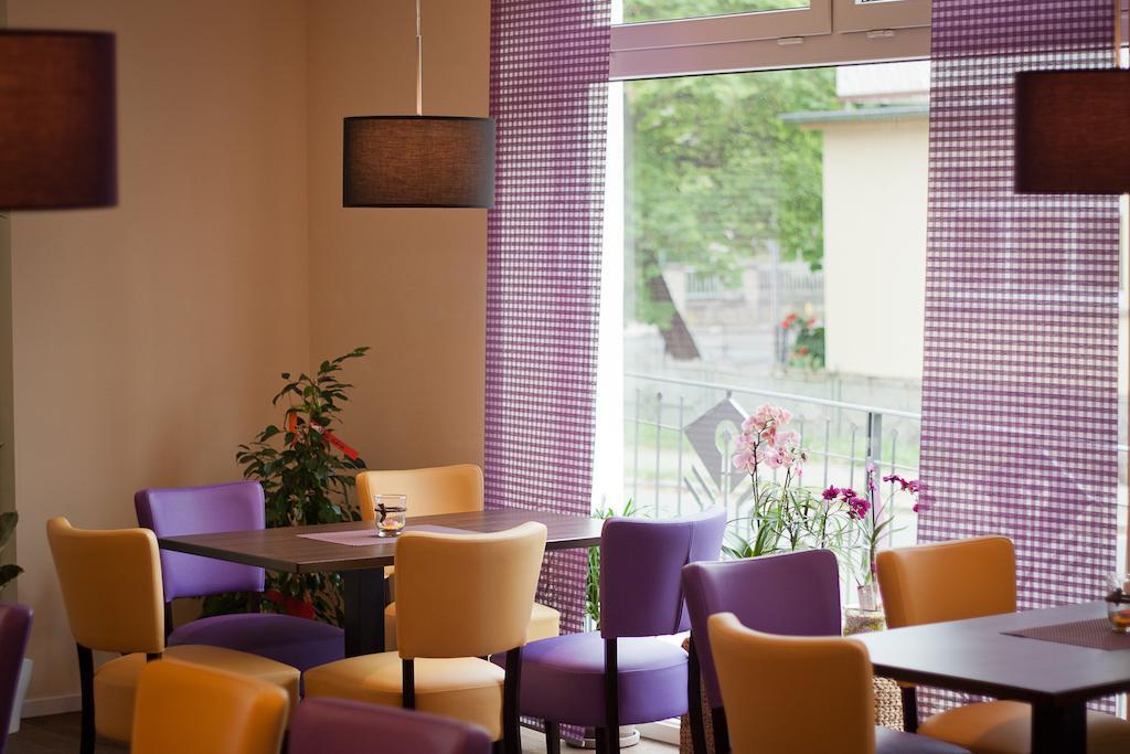 Cafe Hehrlich - Cafe, Pension & Mehr Bad Tennstedt Exterior foto